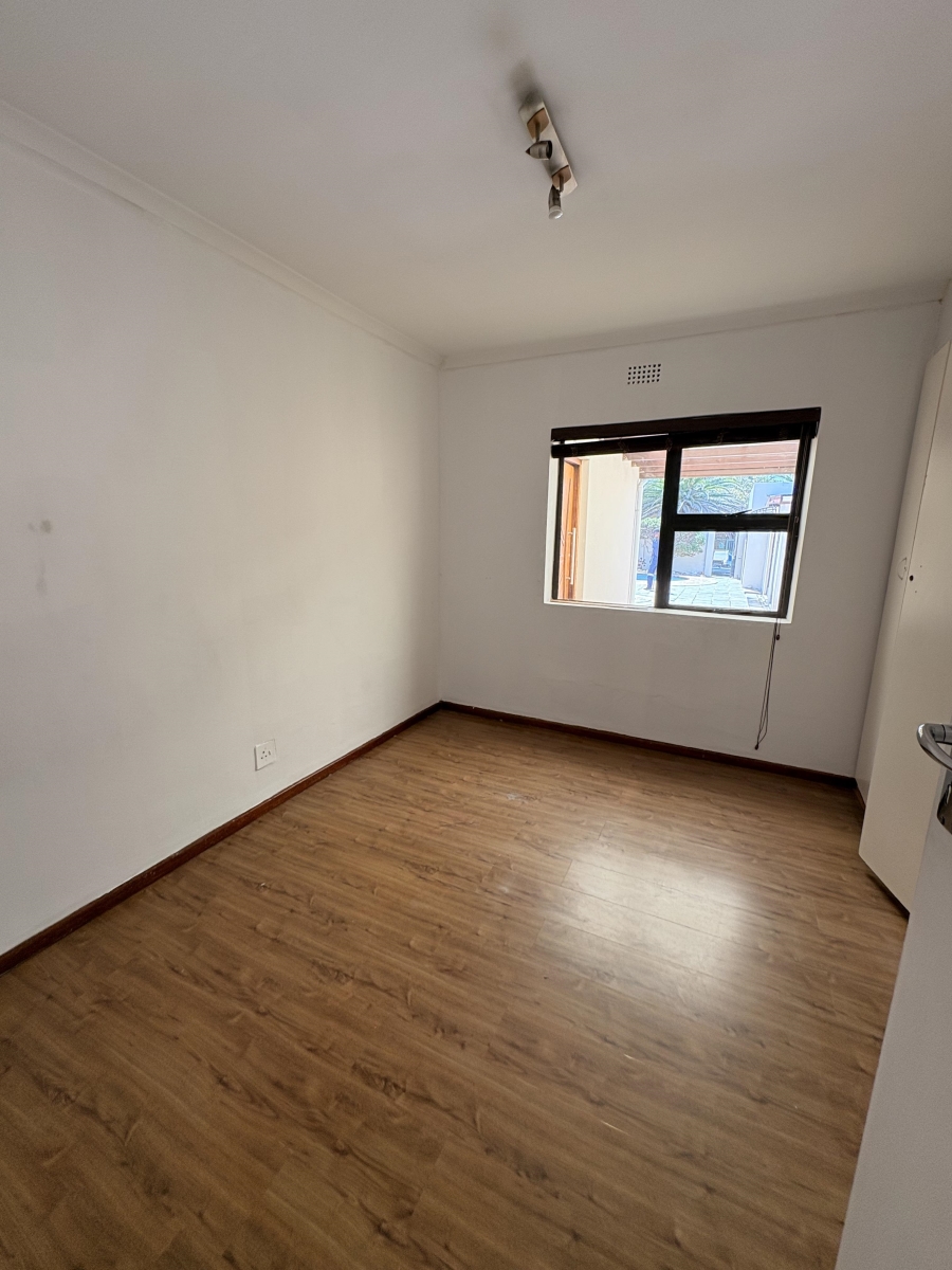 To Let 4 Bedroom Property for Rent in Kirstenhof Western Cape